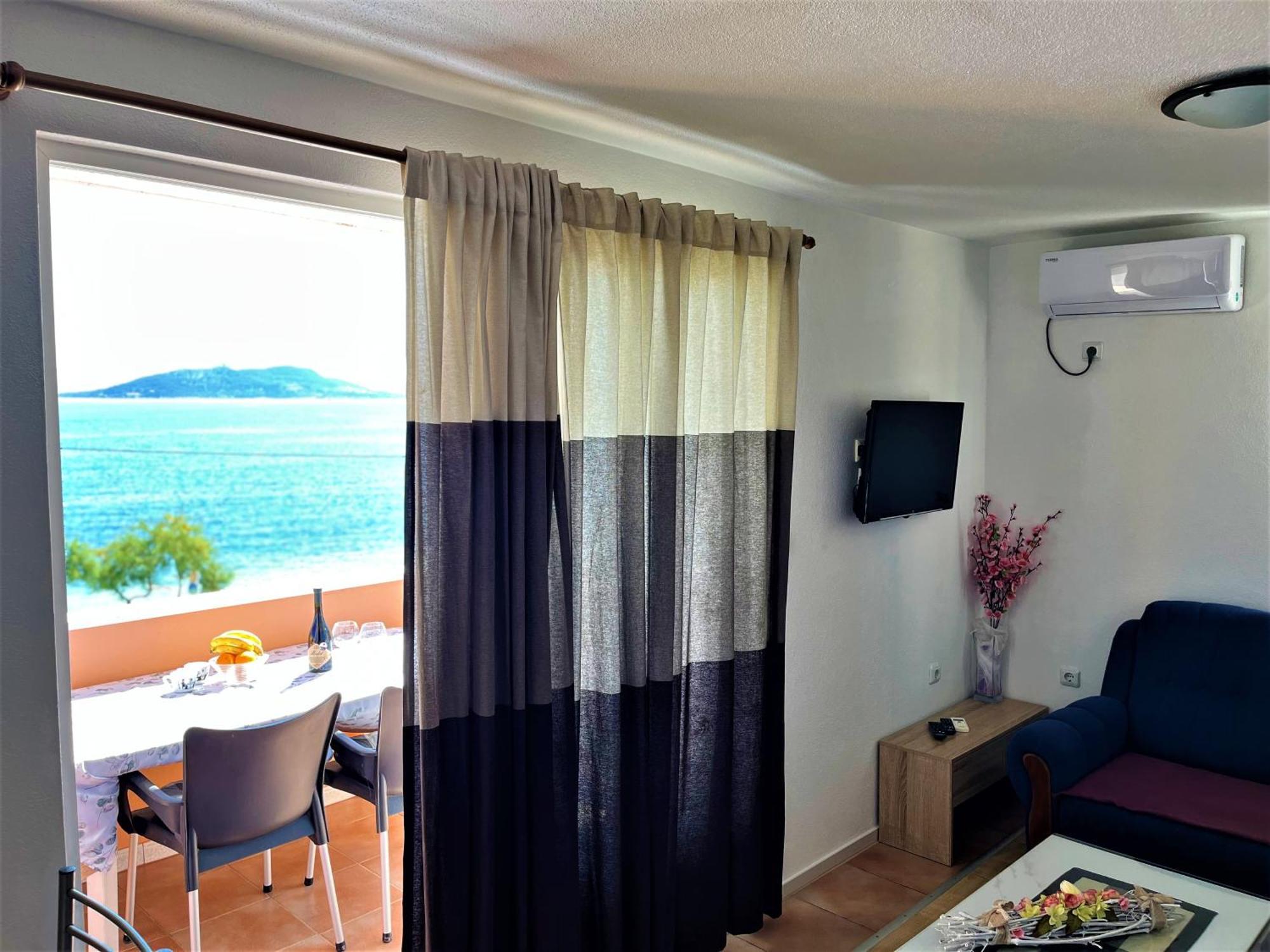 Marinovi Dvori Apartment Slatine Exterior photo