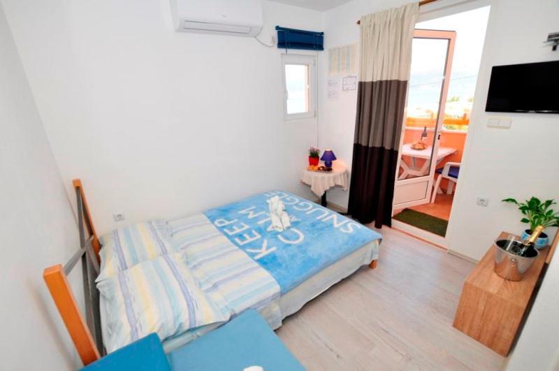Marinovi Dvori Apartment Slatine Exterior photo